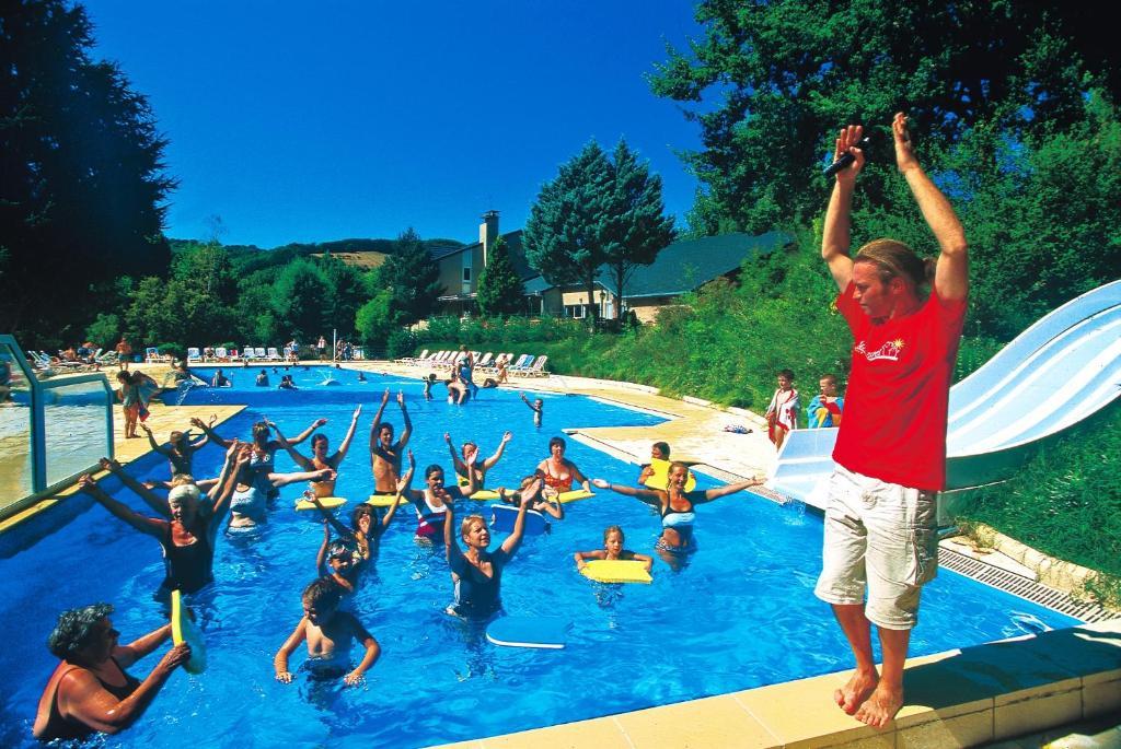 Camping Paradis Marmotel Saint-Geniez-dʼOlt المظهر الخارجي الصورة