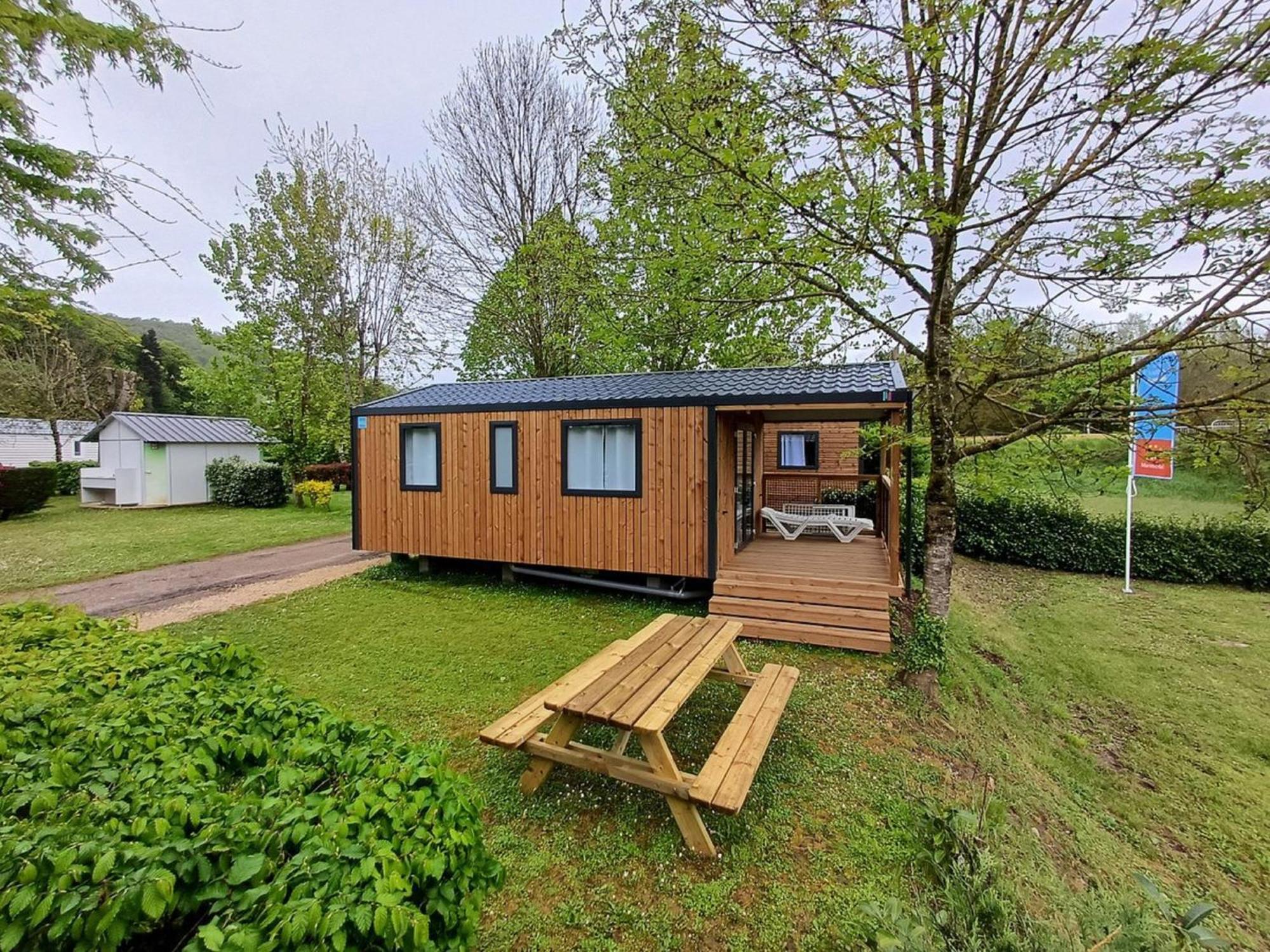 Camping Paradis Marmotel Saint-Geniez-dʼOlt المظهر الخارجي الصورة